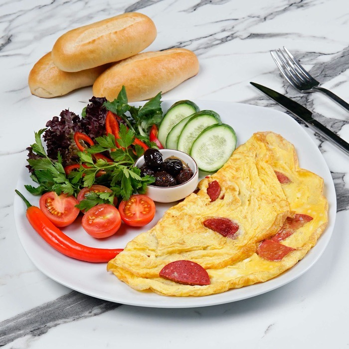 SUCUKLU OMLET