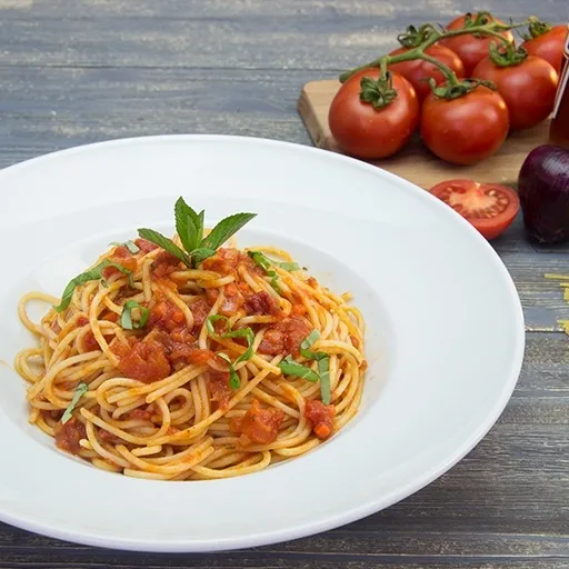 SPAGETTİ NAPOLİTEN
