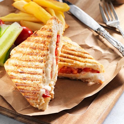 KARIŞIK TOST + ÇAY