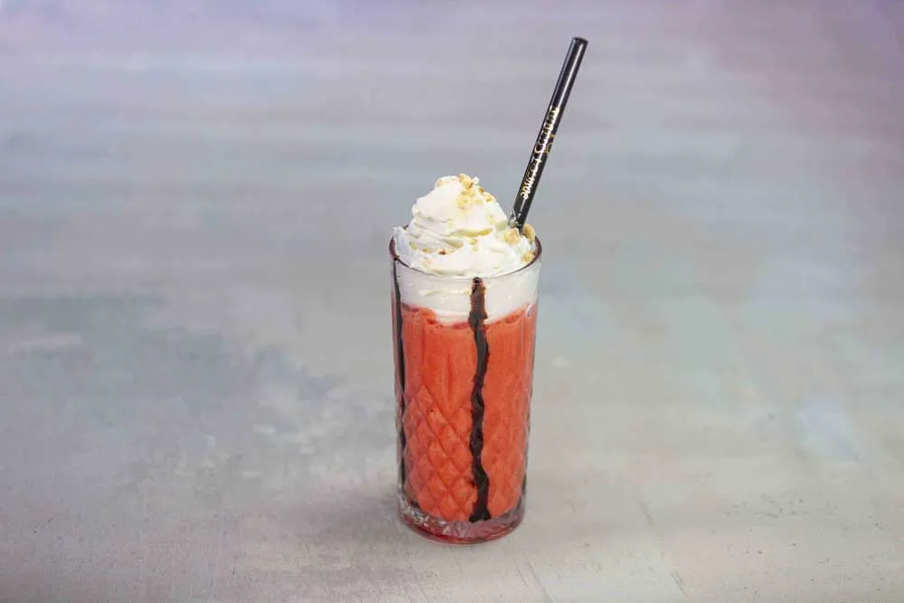 ÇİLEKLİ MILKSHAKE