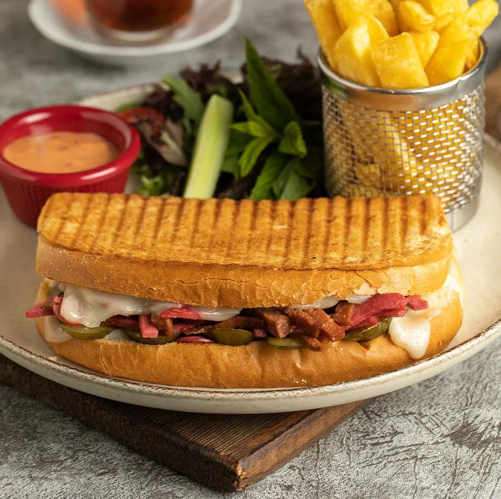 NOSTALJİK AYVALIK TOST
