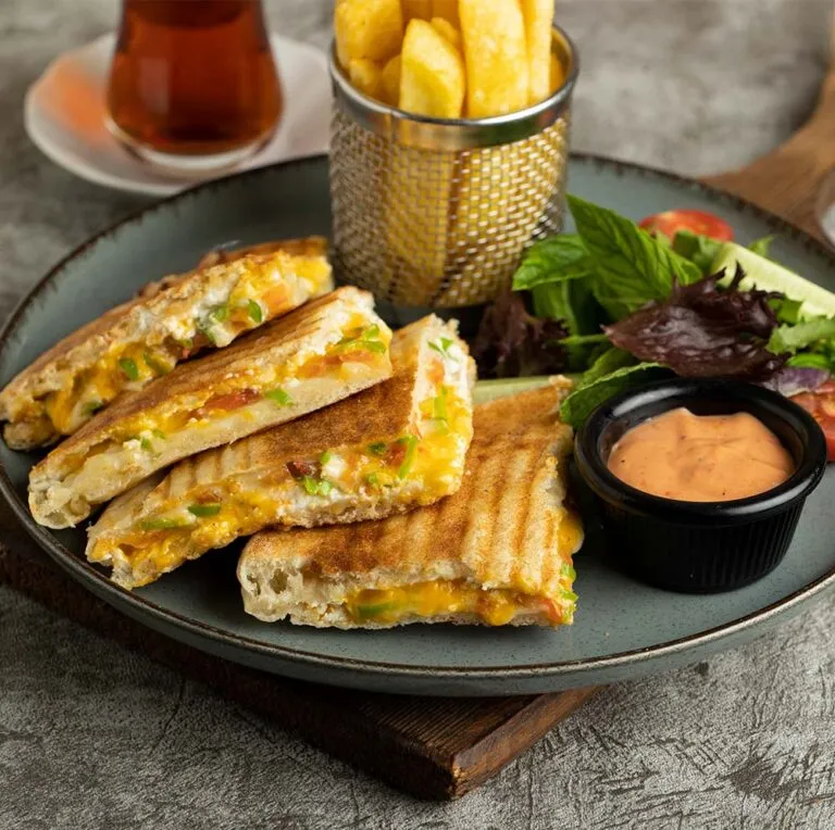 ANNE ELİ BAZLAMA TOST