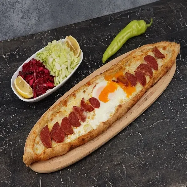 SUCUKLU YUMURTALI PİDE