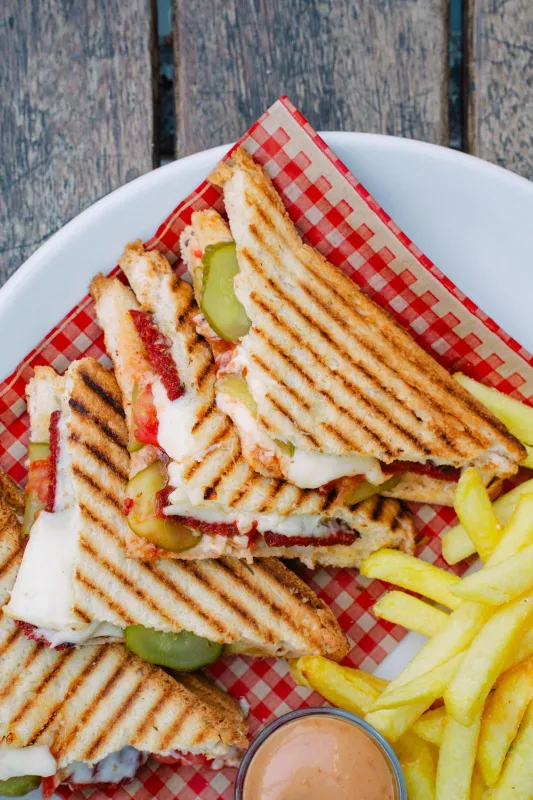 YENGEN TOST
