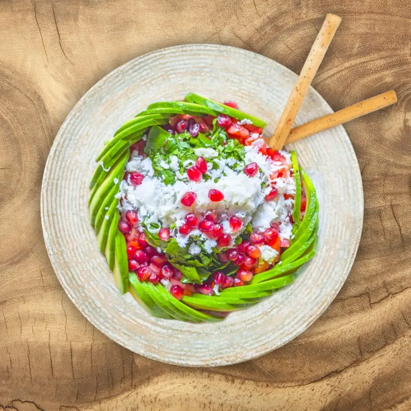 PEYNİRLİ ROKA SALATASI
