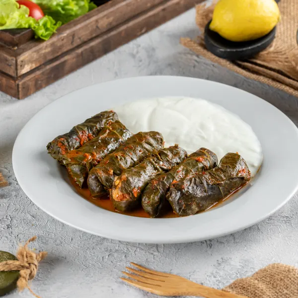 ŞEF'E ÖZEL ETLİ LAHANA SARMASI