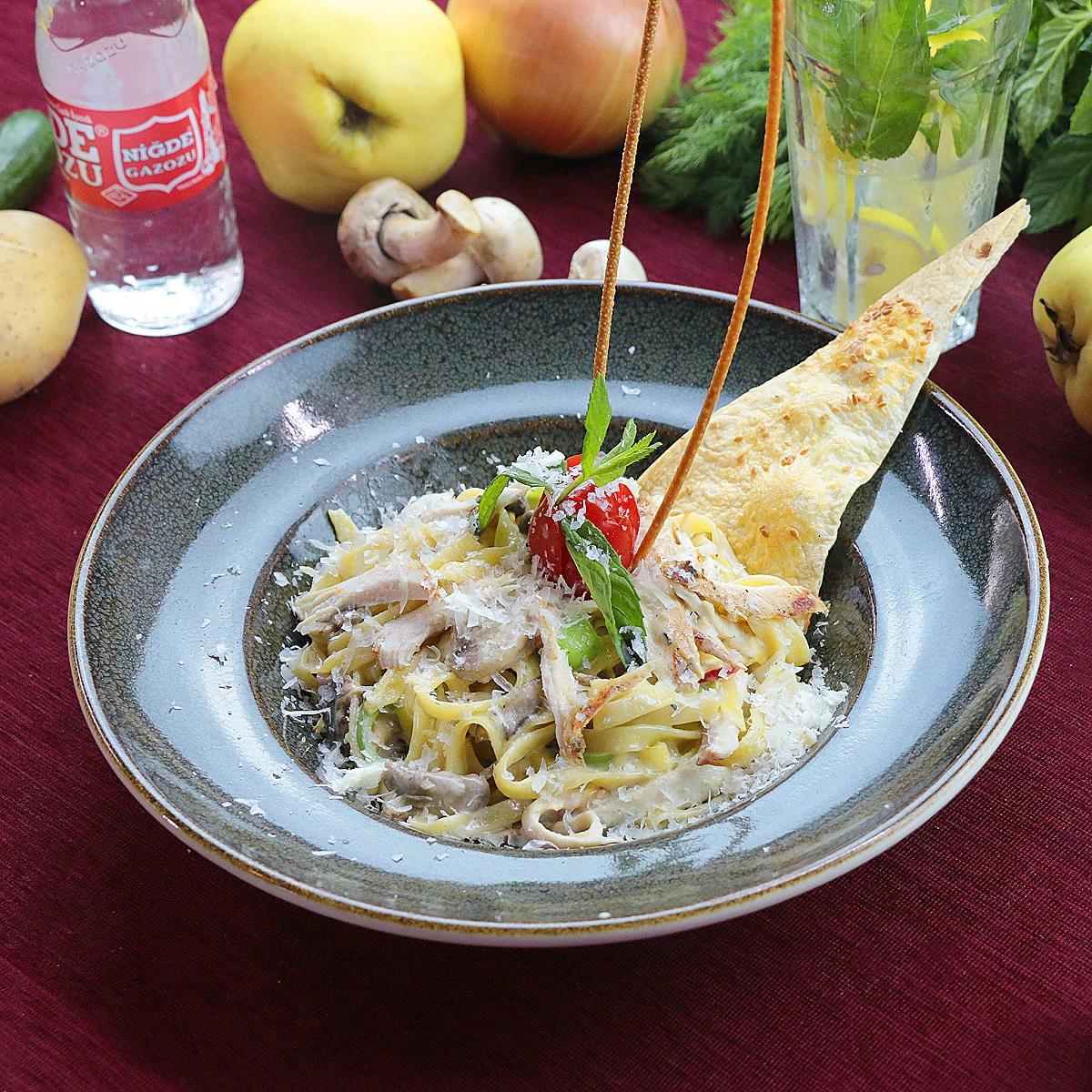 FETTUCCİNE ALFREDO ETLİ