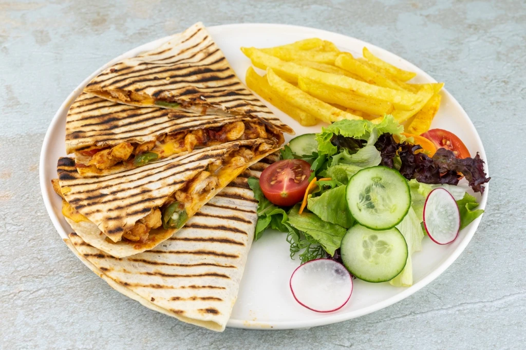 TAVUKLU QUESADILLA