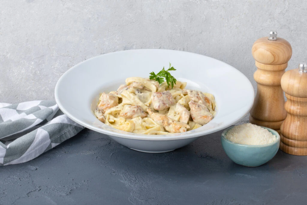 CHICKEN ALFREDO