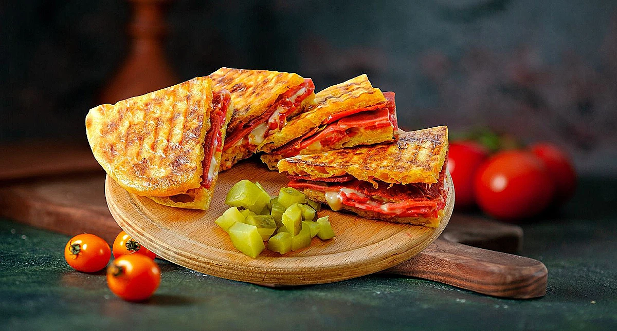 BAZLAMA TOST KARIŞIK