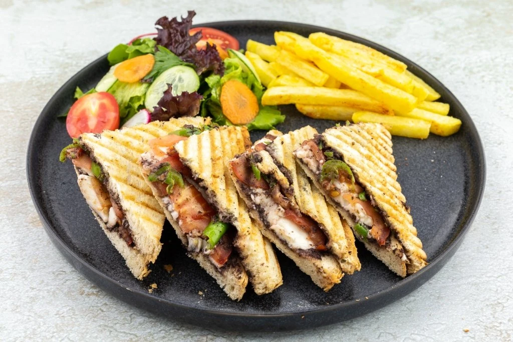 SEBZELİ TOST