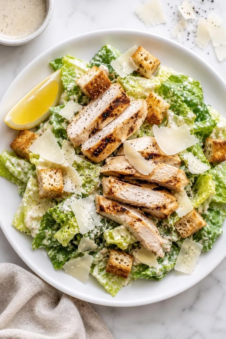 SEZAR SALATA TAVUKLU