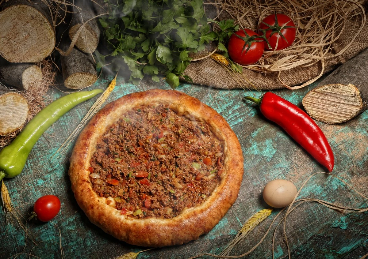 KIYMALI YUVARLAK PİDE