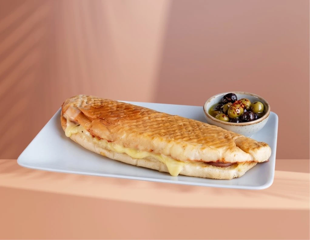 PEYNİRLİ SUCUKLU TOST