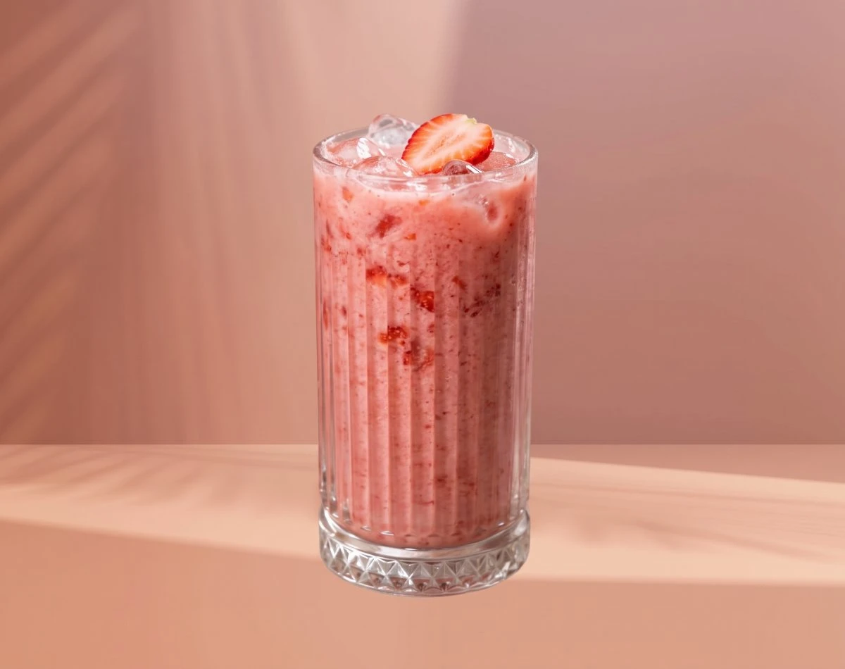 ÇİLEKLİ FRAPPE